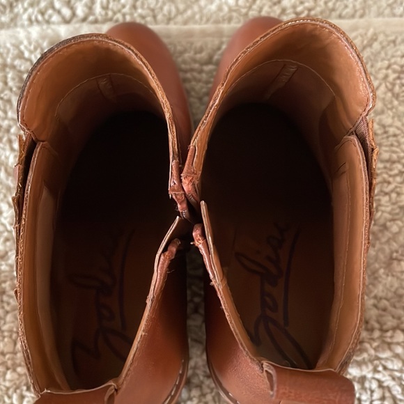 Zodiac heeled boots in brown.  Like new, worn once. - Picture 4 of 6